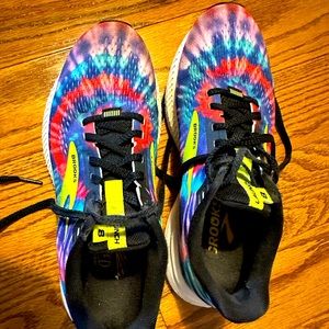 Brooks women size 6.5 shoes